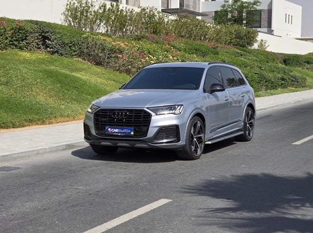 2021 Audi Q7 55 TFSI Quattro S-Line Black Edition V6 3.0L in Dubai 2021 Audi Q7 55 TFSI Quattro S-Line Black Edition V6 3.0L in Dubai