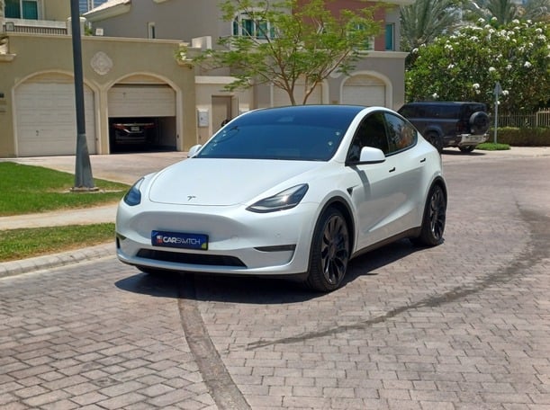 2022 تسلا موديل Y Performance Dual Motor في دبي 2022 تسلا موديل Y Performance Dual Motor في دبي
