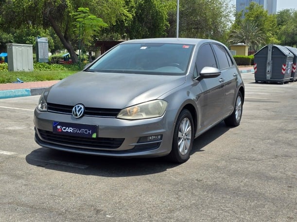 2016 فولكس واجن جولف TSI Blue Motion Technology I4 1.2L في أبوظبي 2016 فولكس واجن جولف TSI Blue Motion Technology I4 1.2L في أبوظبي