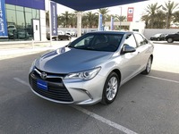 Used 2016 Toyota Camry for sale in Abu Dhabi