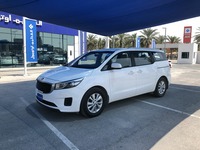 Used 2017 Kia Grand Carnival for sale in Dubai