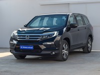 Used 2017 Honda Pilot for sale in Dubai