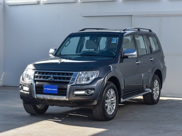 Used 2017 Mitsubishi Pajero for sale in Dubai