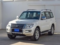 Used 2017 Mitsubishi Pajero for sale in Dubai