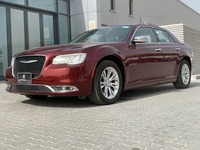 Used 2019 Chrysler 300C for sale in Dubai