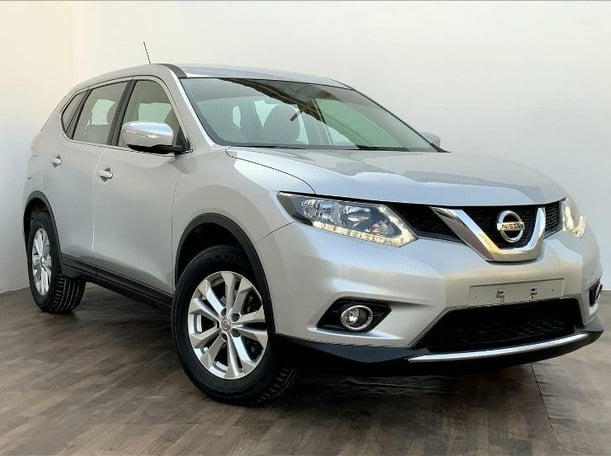 Used 2017 Nissan X-Trail for sale in Dubai