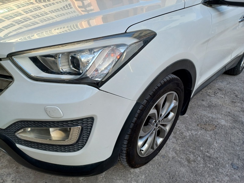 Used 2014 Hyundai Santa Fe for sale in Abu Dhabi