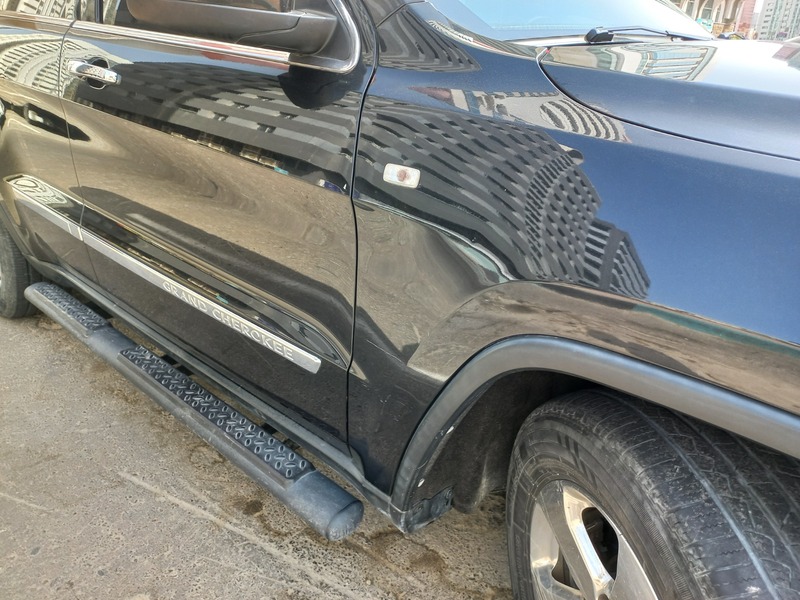 Used 2013 Jeep Grand Cherokee for sale in Abu Dhabi
