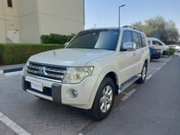 Used 2010 Mitsubishi Pajero for sale in Dubai