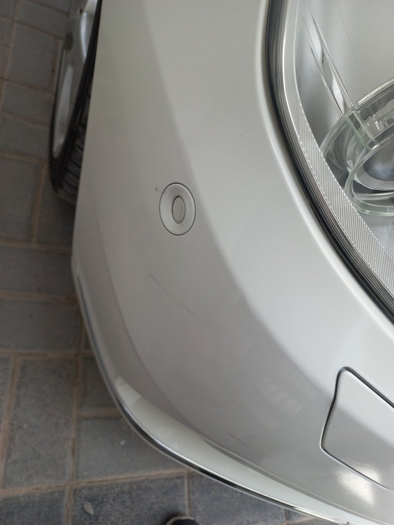 Used 2011 Mercedes E200 for sale in Dubai