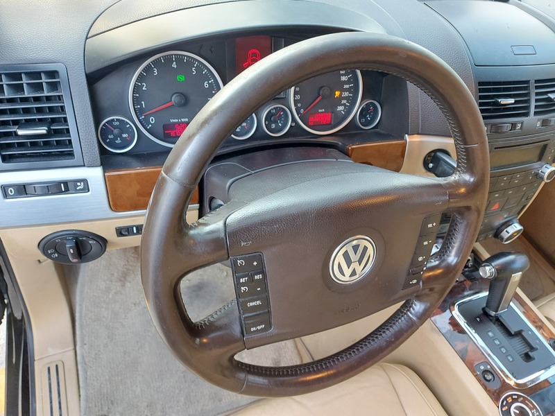 Used 2008 Volkswagen Touareg for sale in Dubai