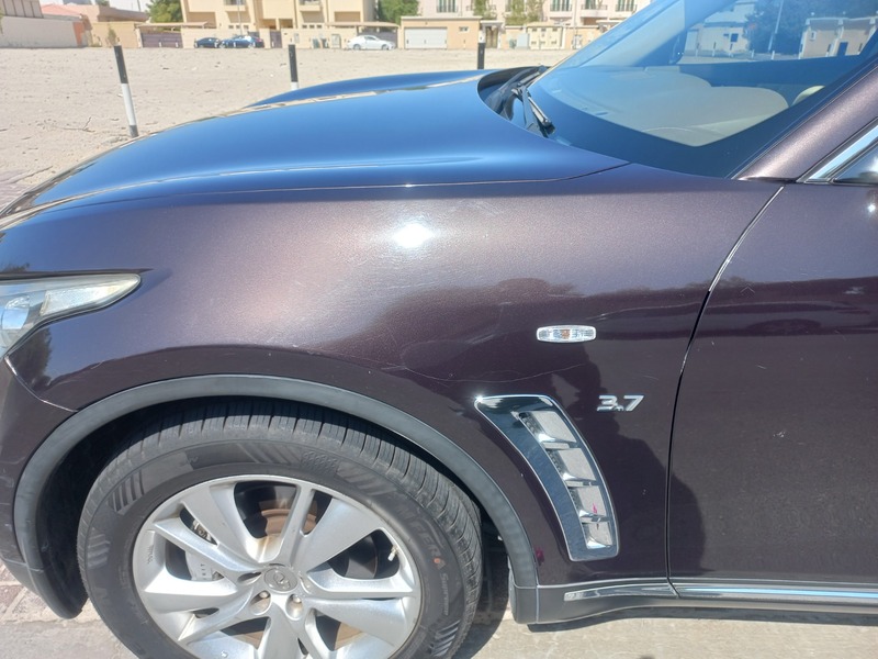 Used 2015 Infiniti QX70 for sale in Dubai