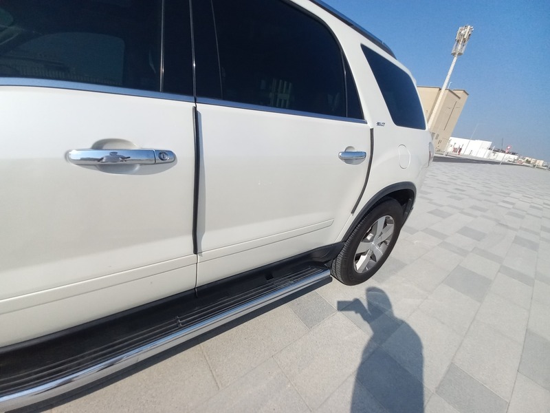 Used 2009 GMC Acadia for sale in Abu Dhabi