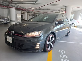 Volkswagen Golf Used 2017 Volkswagen Golf for sale in Dubai