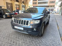 Used 2013 Jeep Grand Cherokee for sale in Abu Dhabi