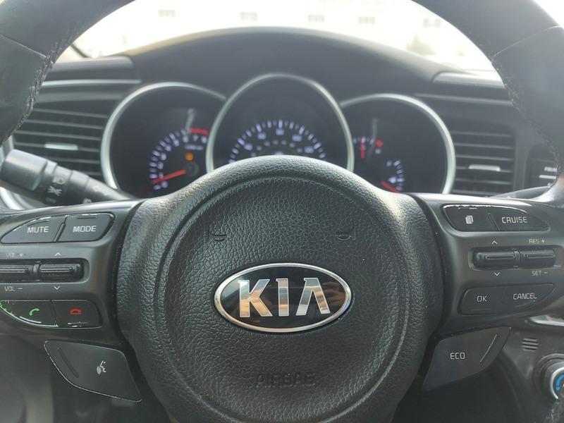 Used 2015 Kia Optima for sale in Dubai