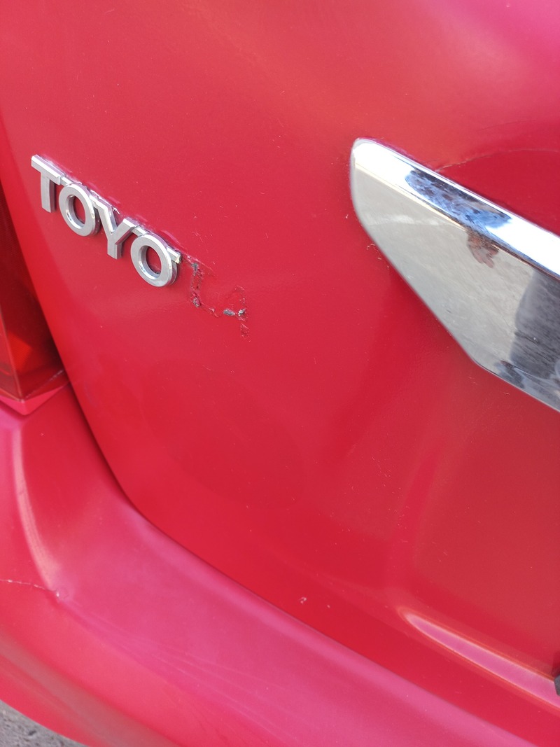 Used 2012 Toyota Yaris for sale in Abu Dhabi