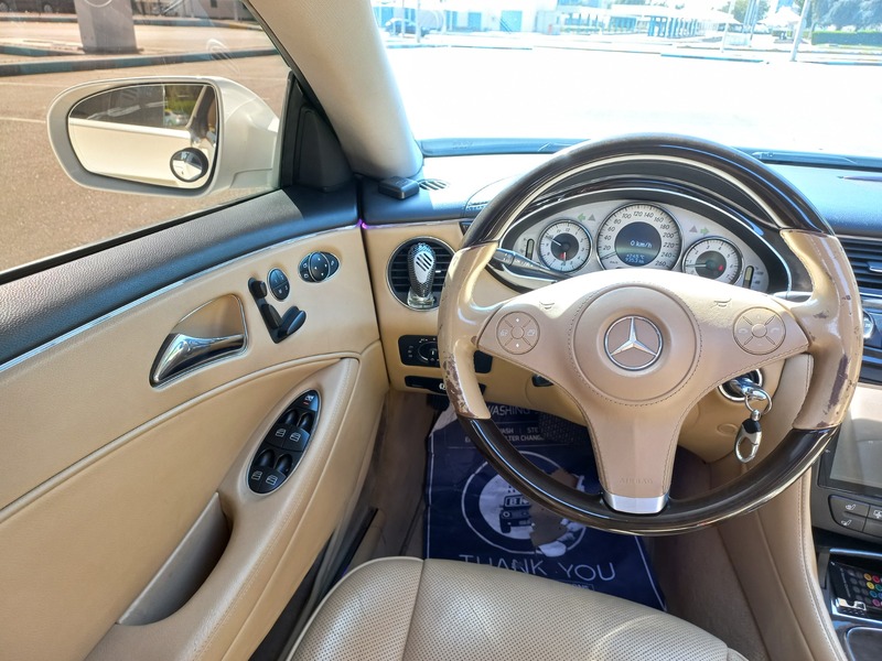 Used 2010 Mercedes CLS350 for sale in Abu Dhabi
