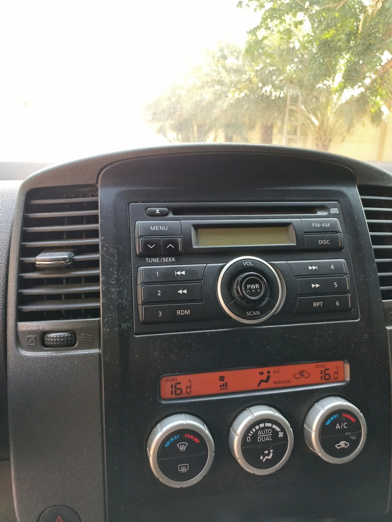 Used 2014 Nissan Pathfinder for sale in Al Ain