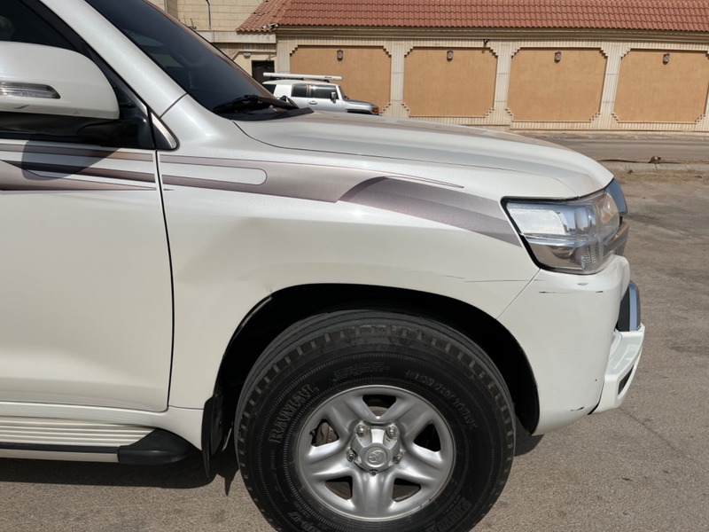 Used 2016 Toyota Land Cruiser for sale in Riyadh
