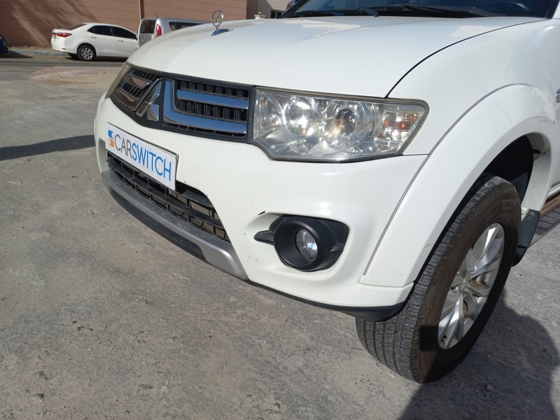 Used 2014 Mitsubishi Pajero Sport for sale in Abu Dhabi