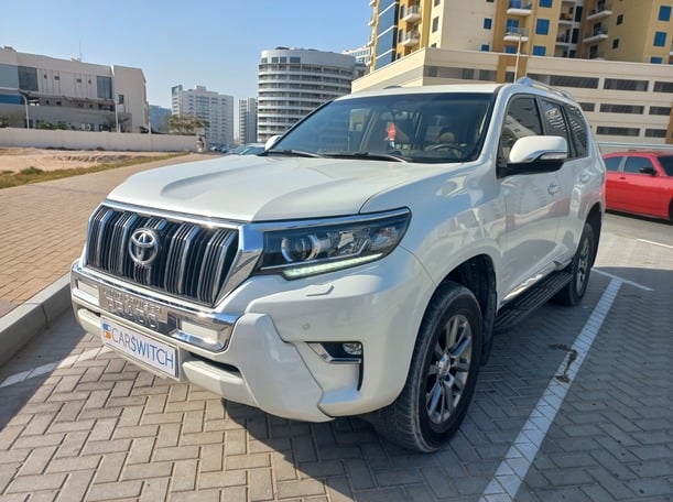 Used 2018 Toyota Prado for sale in Dubai