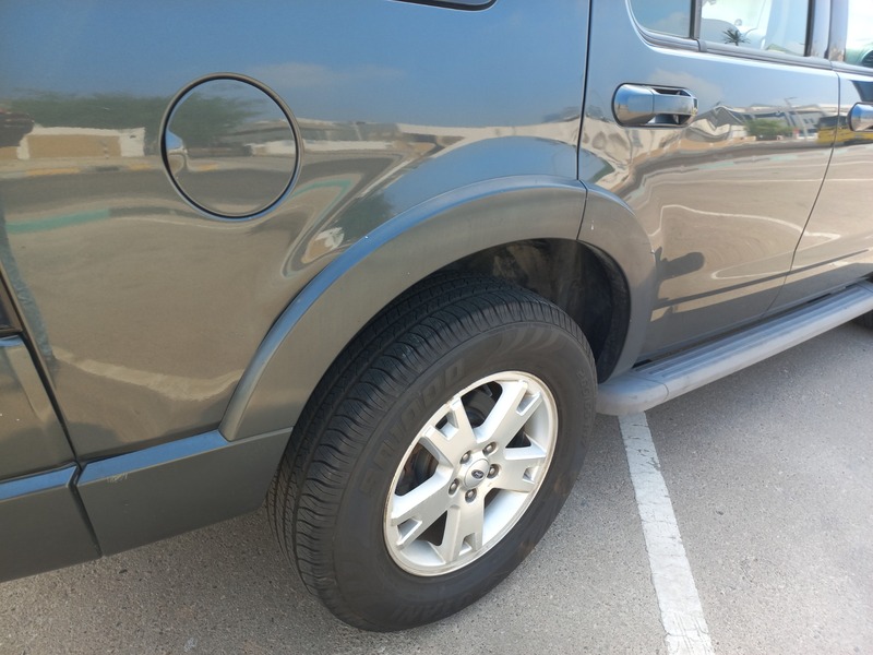 Used 2010 Ford Explorer for sale in Abu Dhabi