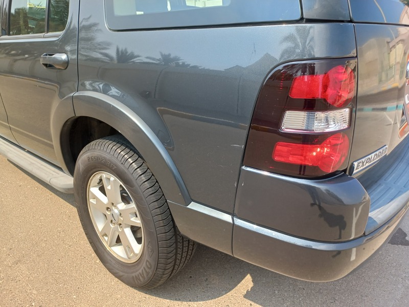 Used 2010 Ford Explorer for sale in Abu Dhabi