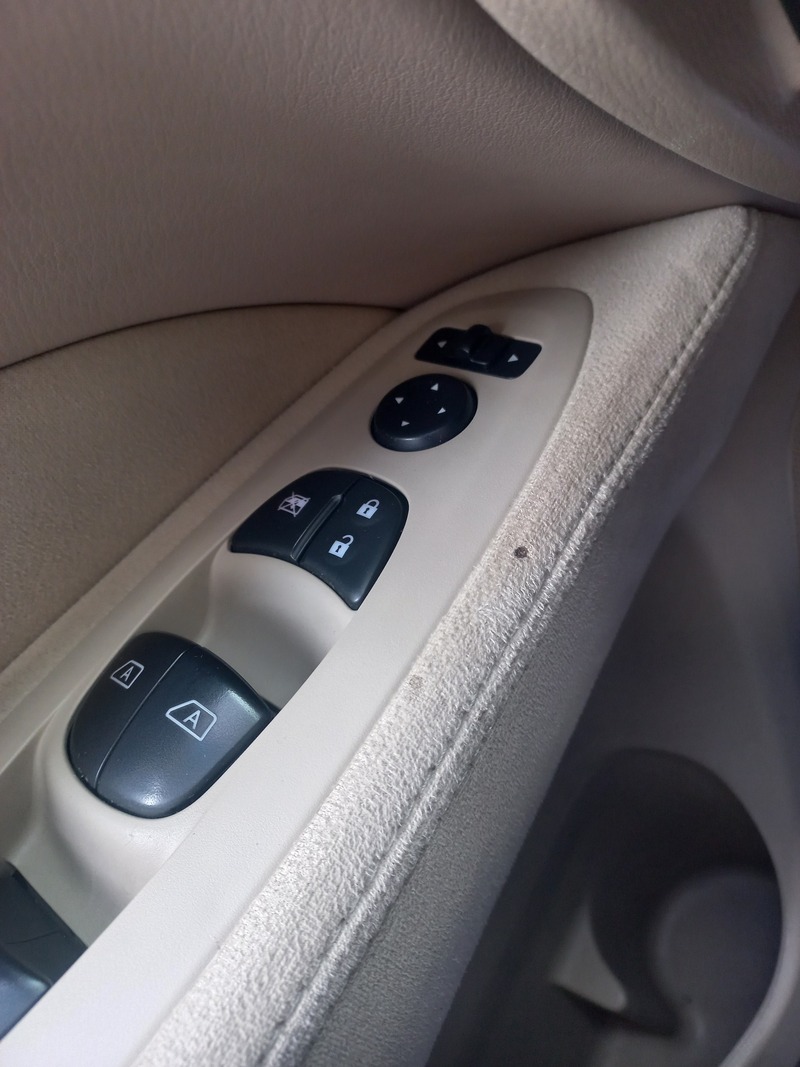 Used 2015 Nissan Pathfinder for sale in Sharjah