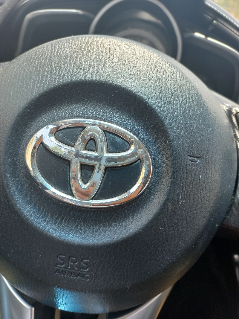 Used 2018 Toyota Yaris for sale in Sharjah