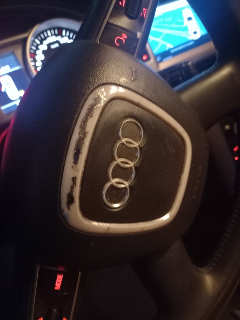 Used 2010 Audi Q7 for sale in Sharjah