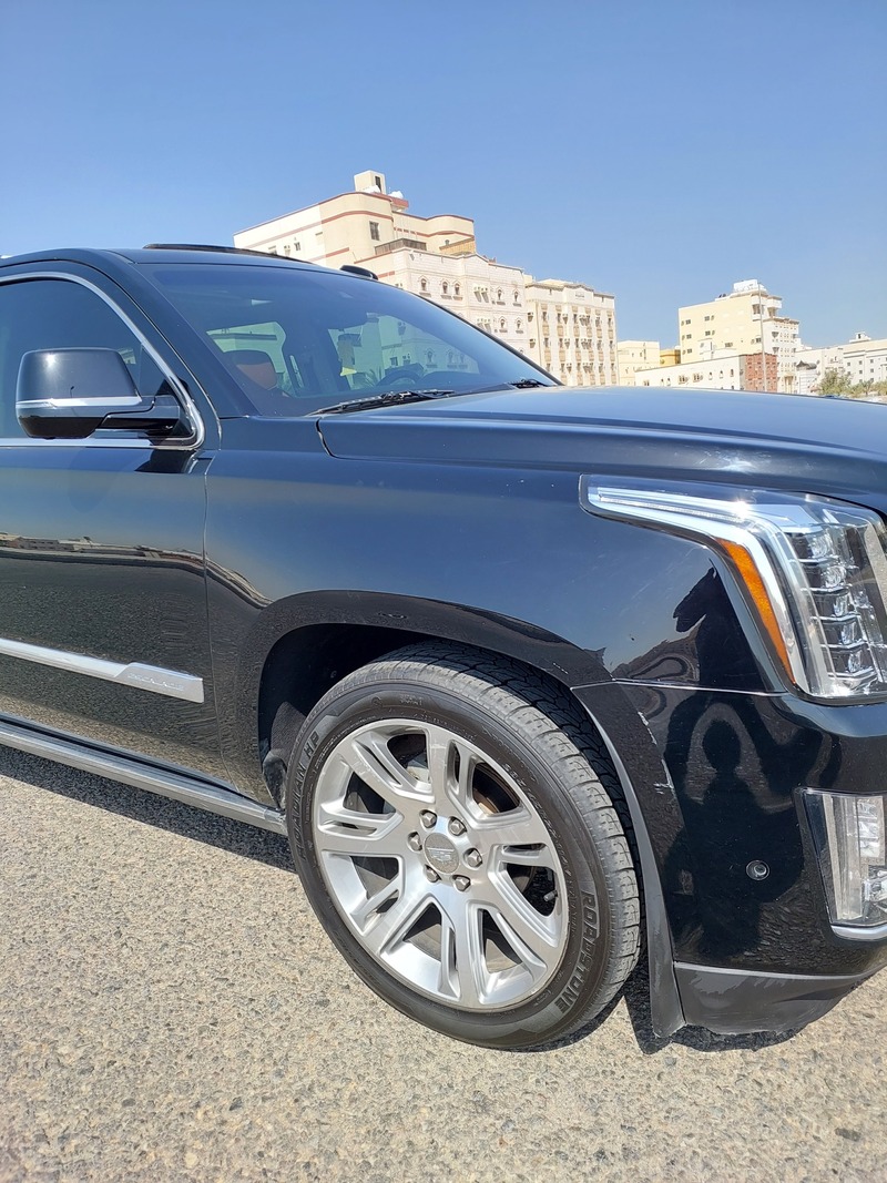 Used 2018 Cadillac Escalade for sale in Jeddah