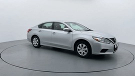 Nissan Altima Used 2017 Nissan Altima for sale in Dubai
