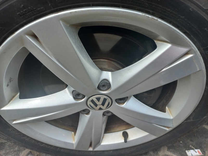 Used 2015 Volkswagen Passat for sale in Dubai