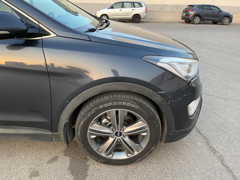 Used 2015 Hyundai Grand Santa Fe for sale in Riyadh