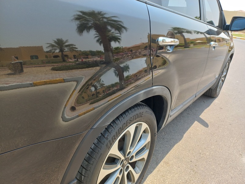 Used 2013 Kia Sorento for sale in Abu Dhabi
