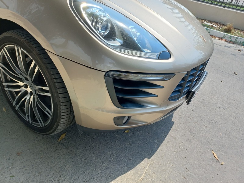Used 2015 Porsche Macan S for sale in Abu Dhabi