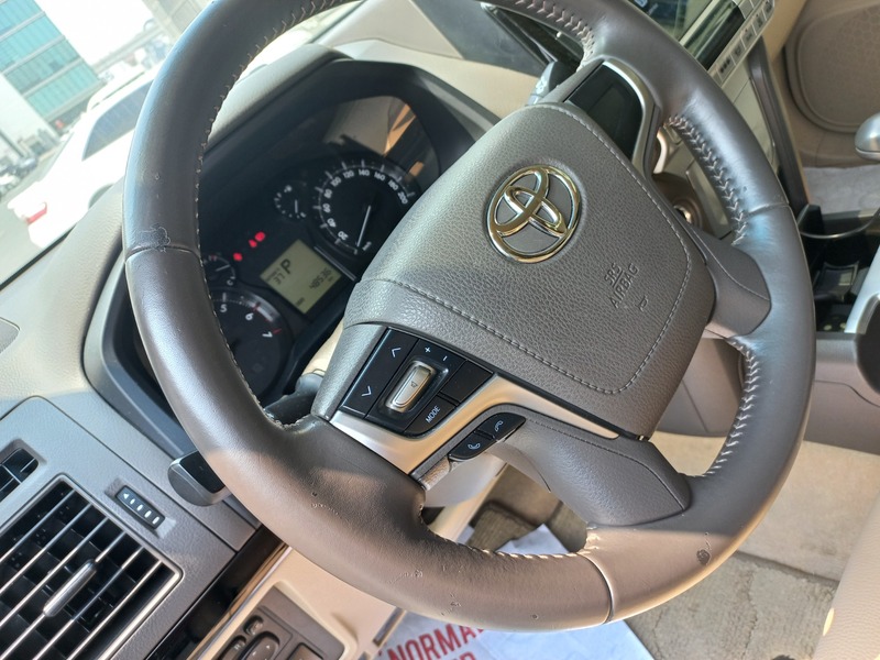 Used 2020 Toyota Prado for sale in Dubai