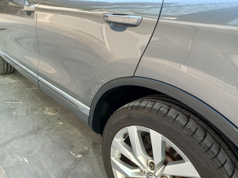 Used 2015 Volkswagen Touareg for sale in Abu Dhabi