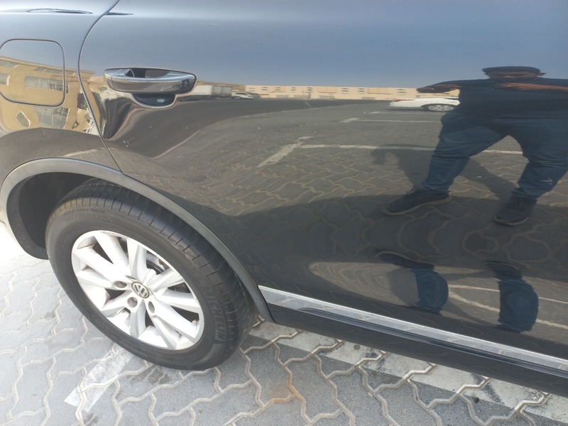 Used 2014 Volkswagen Touareg for sale in Dubai
