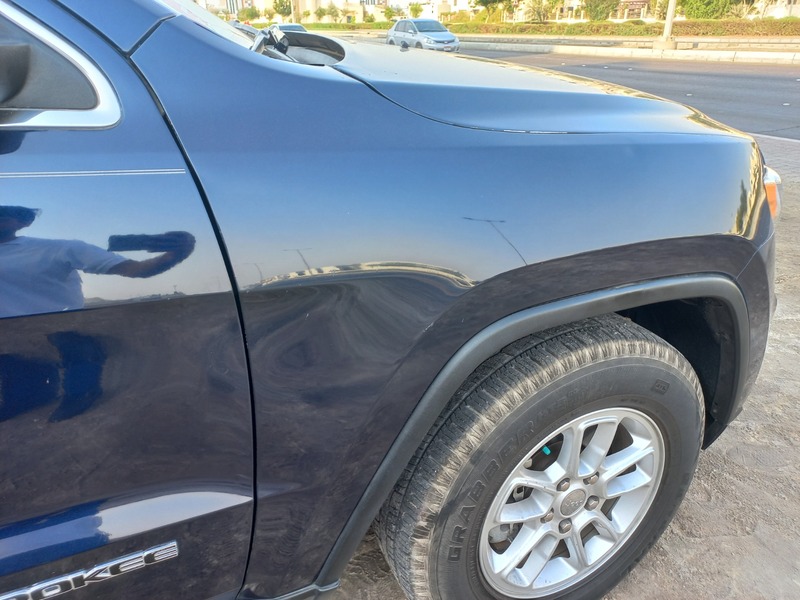 Used 2018 Jeep Grand Cherokee for sale in Abu Dhabi