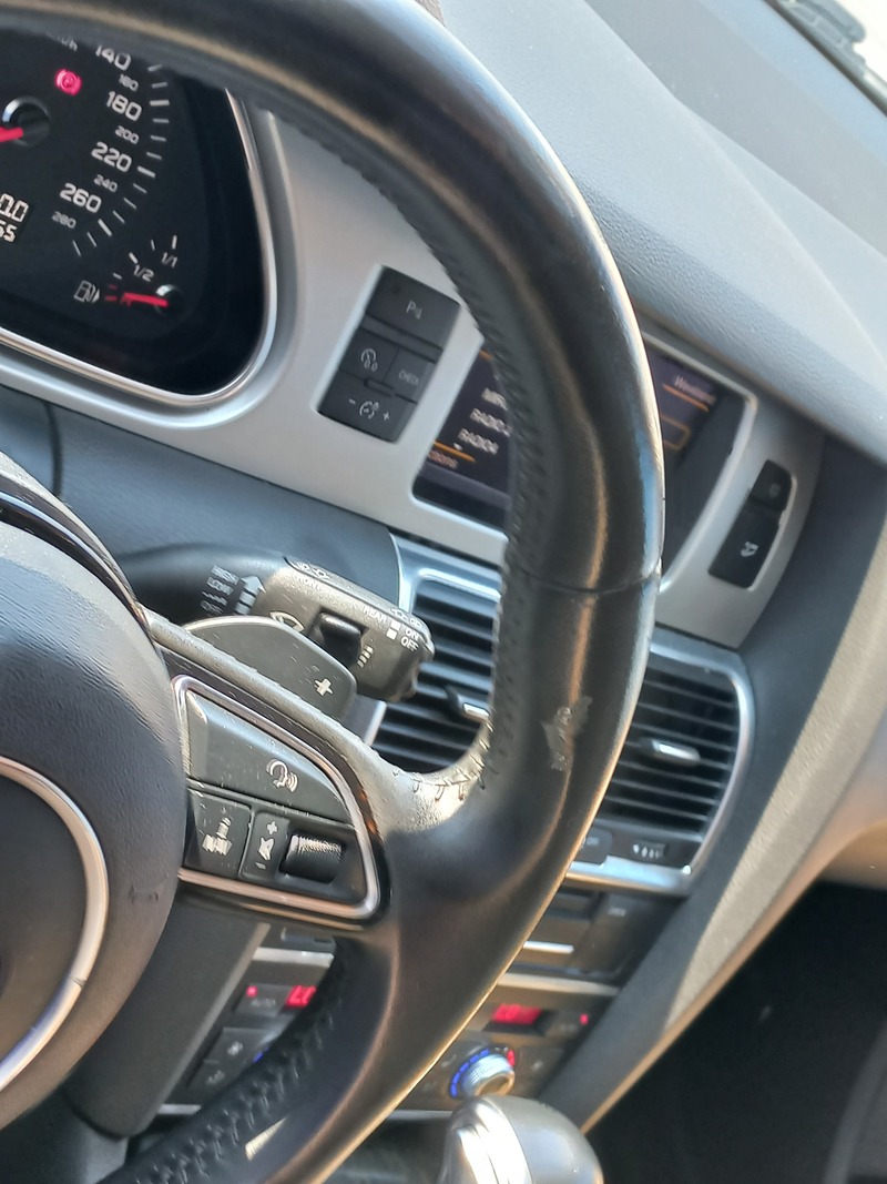 Used 2014 Audi Q7 for sale in Dubai