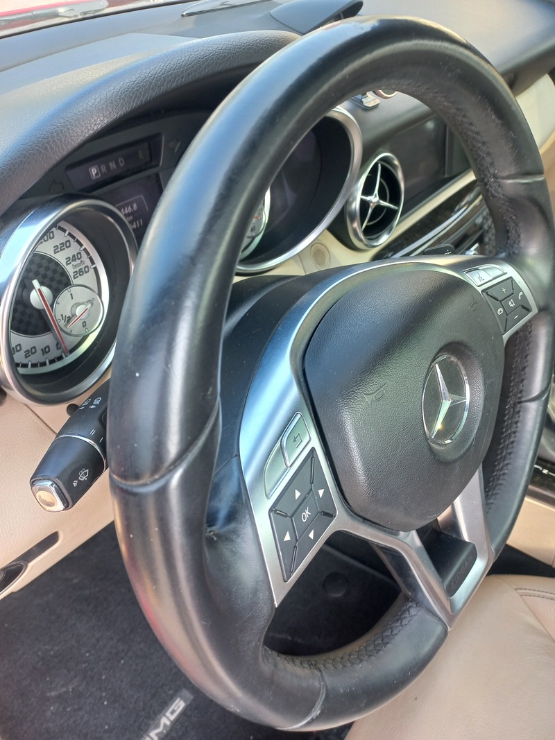 Used 2014 Mercedes SLK200 for sale in Dubai