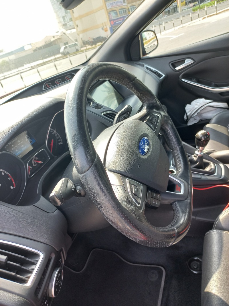 Used 2017 Ford Focus for sale in Dubai