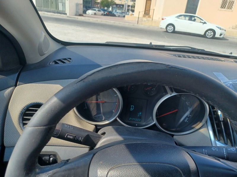 Used 2013 Chevrolet Cruze for sale in Dammam