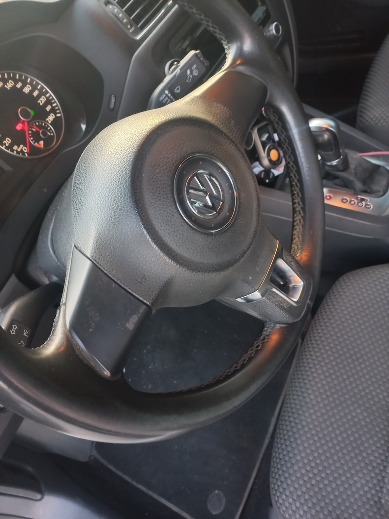 Used 2014 Volkswagen Jetta for sale in Dubai