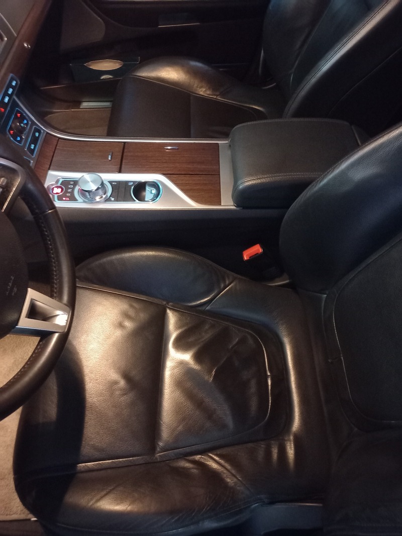 Used 2013 Jaguar XF for sale in Dubai