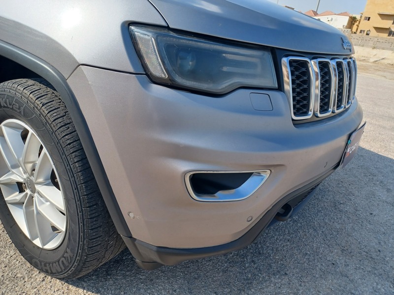 Used 2017 Jeep Grand Cherokee for sale in Al Khobar