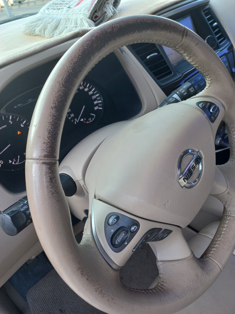 Used 2013 Nissan Pathfinder for sale in Abu Dhabi