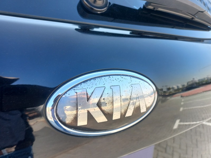 Used 2014 Kia Sorento for sale in Dubai